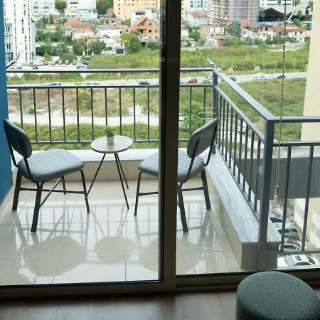 Modern Cozy Spacious Apartment